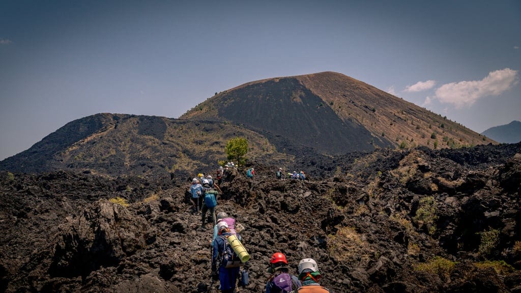 Explorando el Paricutín: Un Recorrido Visual por el Paisaje Volcánico